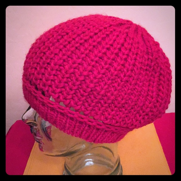 ONLY 1! Red Knit Beanie/Beret - Picture 3 of 8